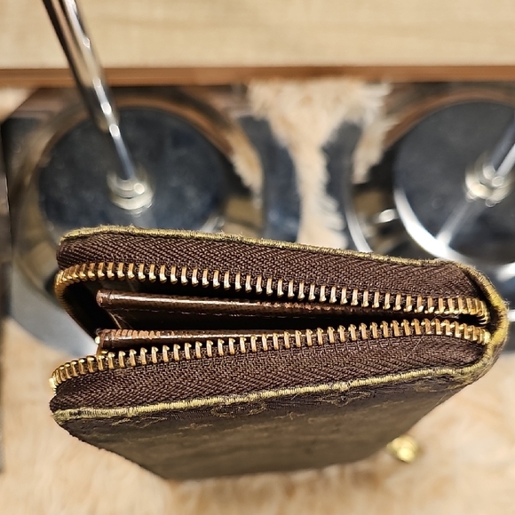 Louis Vuitton Brown and Gold Monogram Denim Wallet This Wallet Is Used - Picture 9 of 12